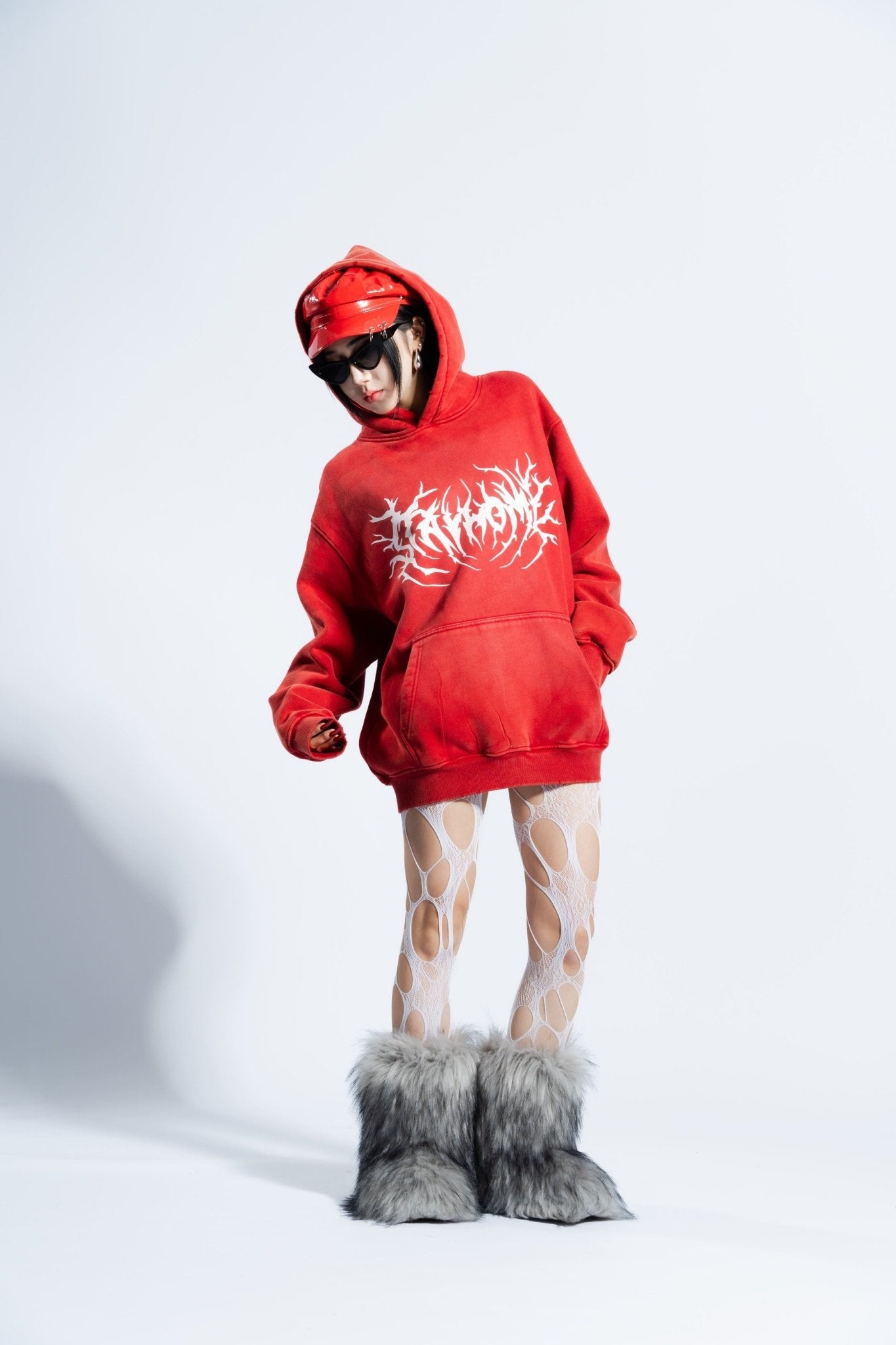 「STAYHOME」金屬標誌連帽衛衣 - SMOKEDOG