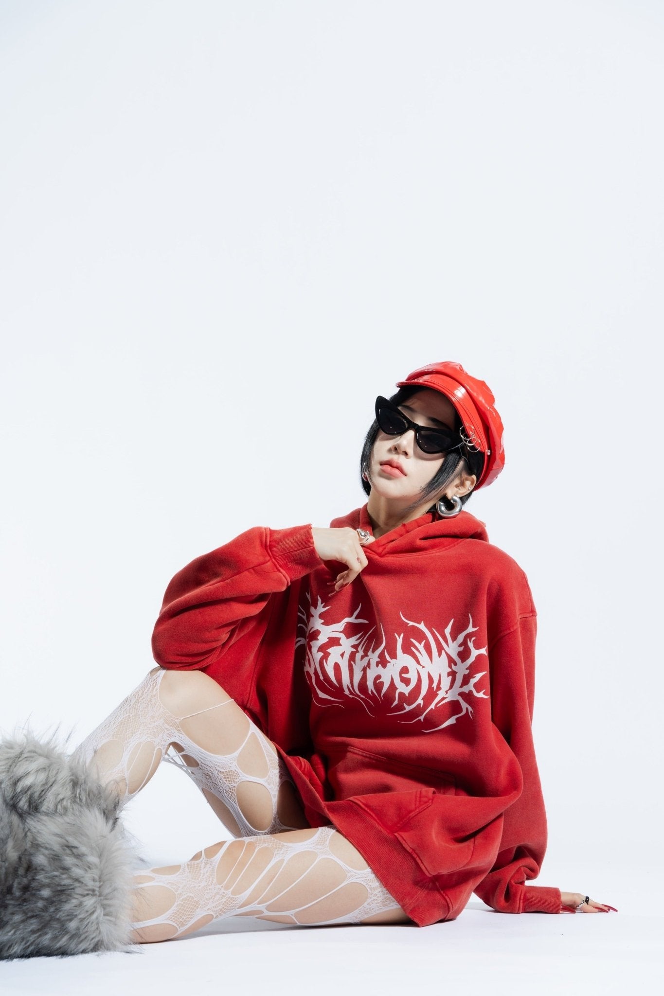 「STAYHOME」金屬標誌連帽衛衣 - SMOKEDOG