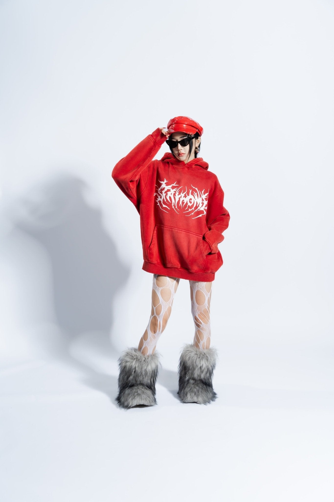 「STAYHOME」金屬標誌連帽衛衣 - SMOKEDOG