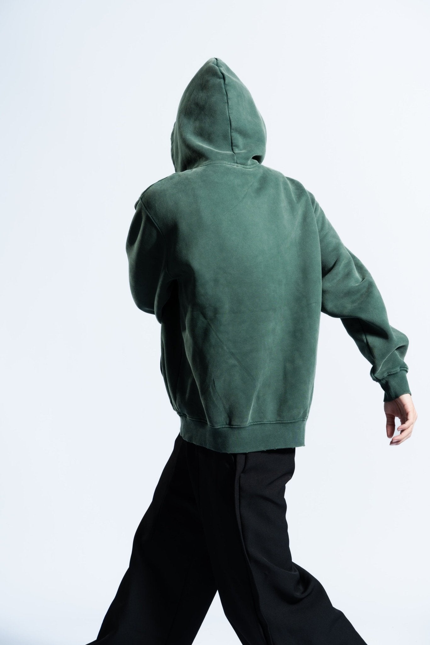 「STAYHOME」金屬標誌連帽衛衣 - SMOKEDOG